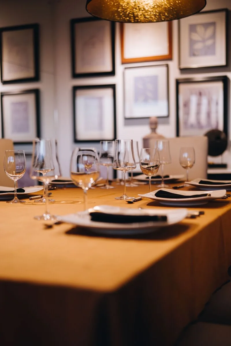 Details of the table set for the evening